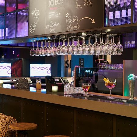 Hôtel Moxy Amsterdam Schiphol Airport à Hoofddorp Extérieur photo